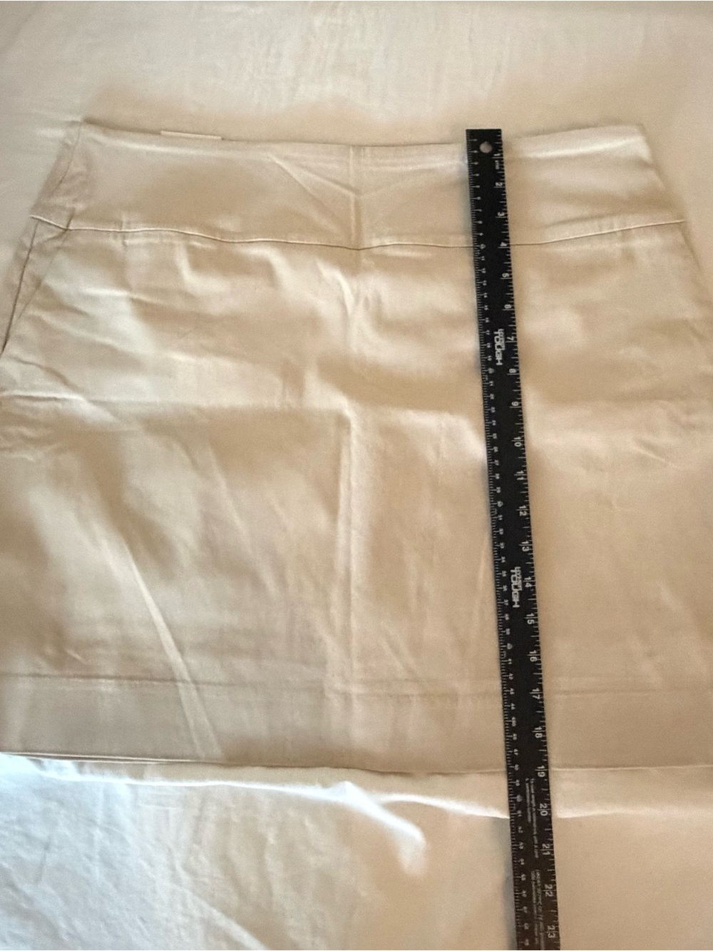 Women's Neutral Khaki Skort - Sleek Everyday Style - Picture 4 of 8